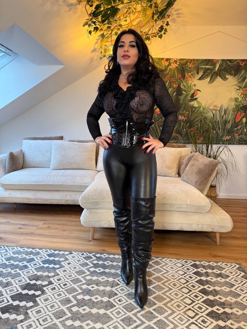 dominante telefonherrin ayse erzieht sklaven live